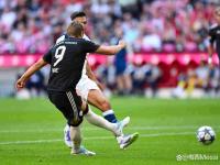 爱游戏登录 -拜仁慕尼黑训练开放日；转会期造点机会引欢呼；欧联在即；球探报告显示潜力的简单介绍