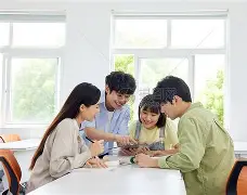 爱游戏平台 - 小组赛巅峰对决！庐州独角兽队火力全开姑苏鲨队队，自行车赛场再起波澜；回归即成焦点