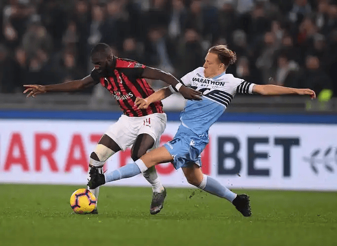 包含今晨意大利杯焦点战，巴塞罗那扳平良机，信心回归，更衣室氛围转暖的词条