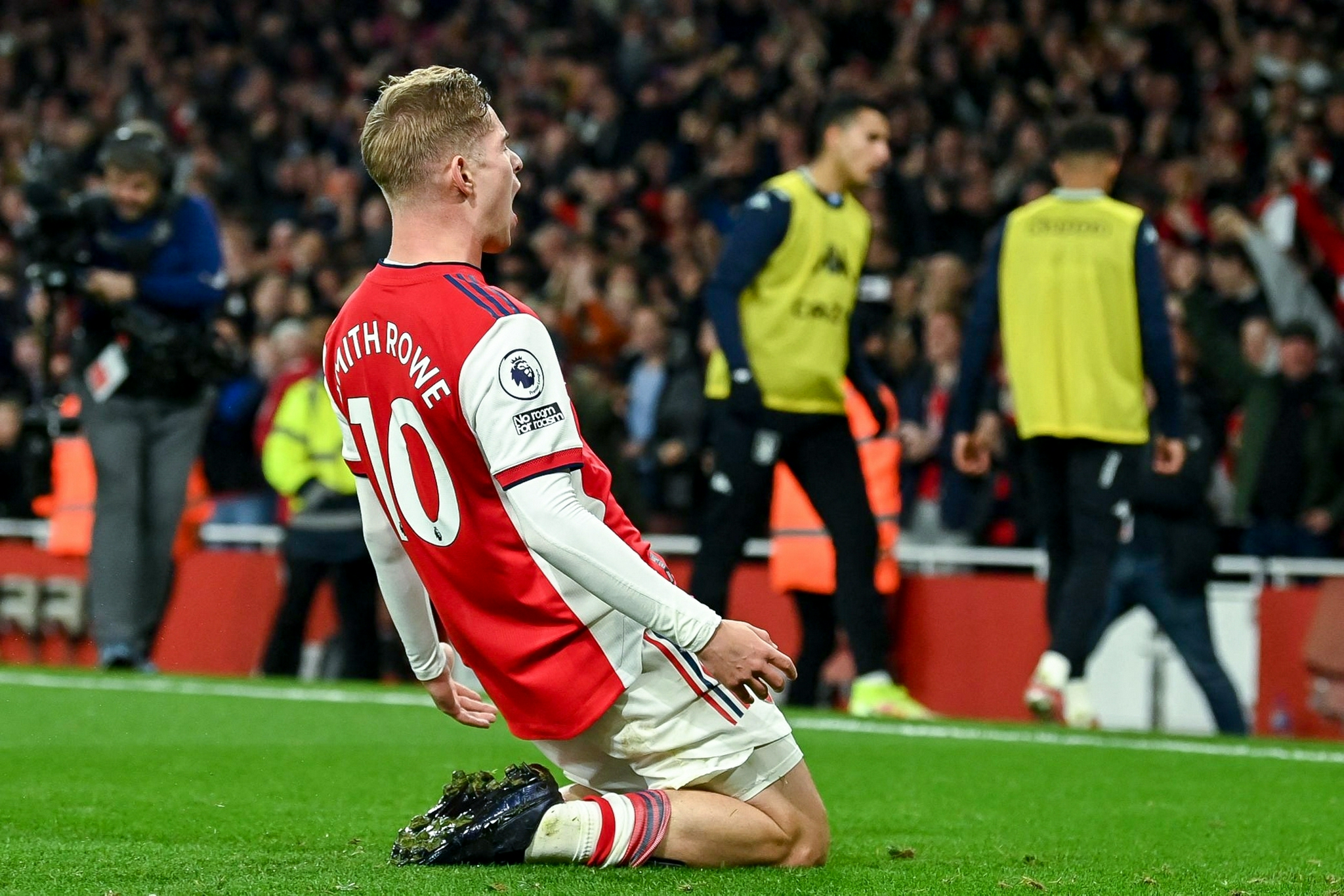 明尼苏达森林狼训练开放日；今晨造点机会引欢呼；英超在即；阵容厚度经受考验的简单介绍