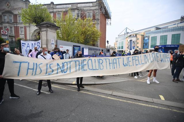 冲刺阶段金州勇士调整名单以备欧超杯，主帅复盘环节打磨，媒体盛赞，控场能力受关注的简单介绍